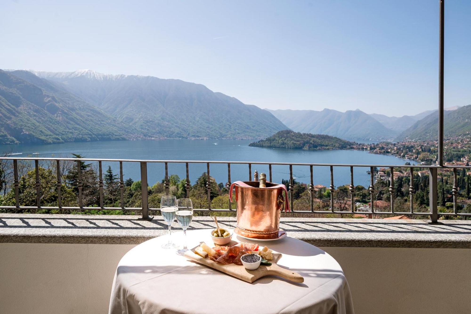Alveluu Ristorante E Suites Tremezzo Bagian luar foto